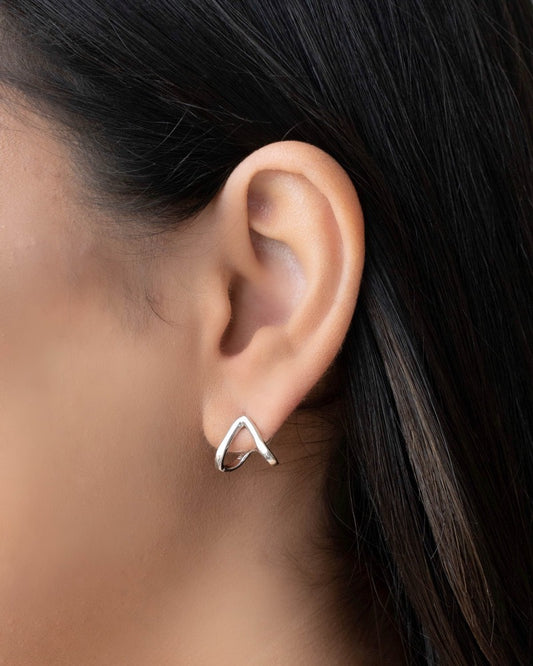 Brinco Argola em V Lisa Ródio Branco